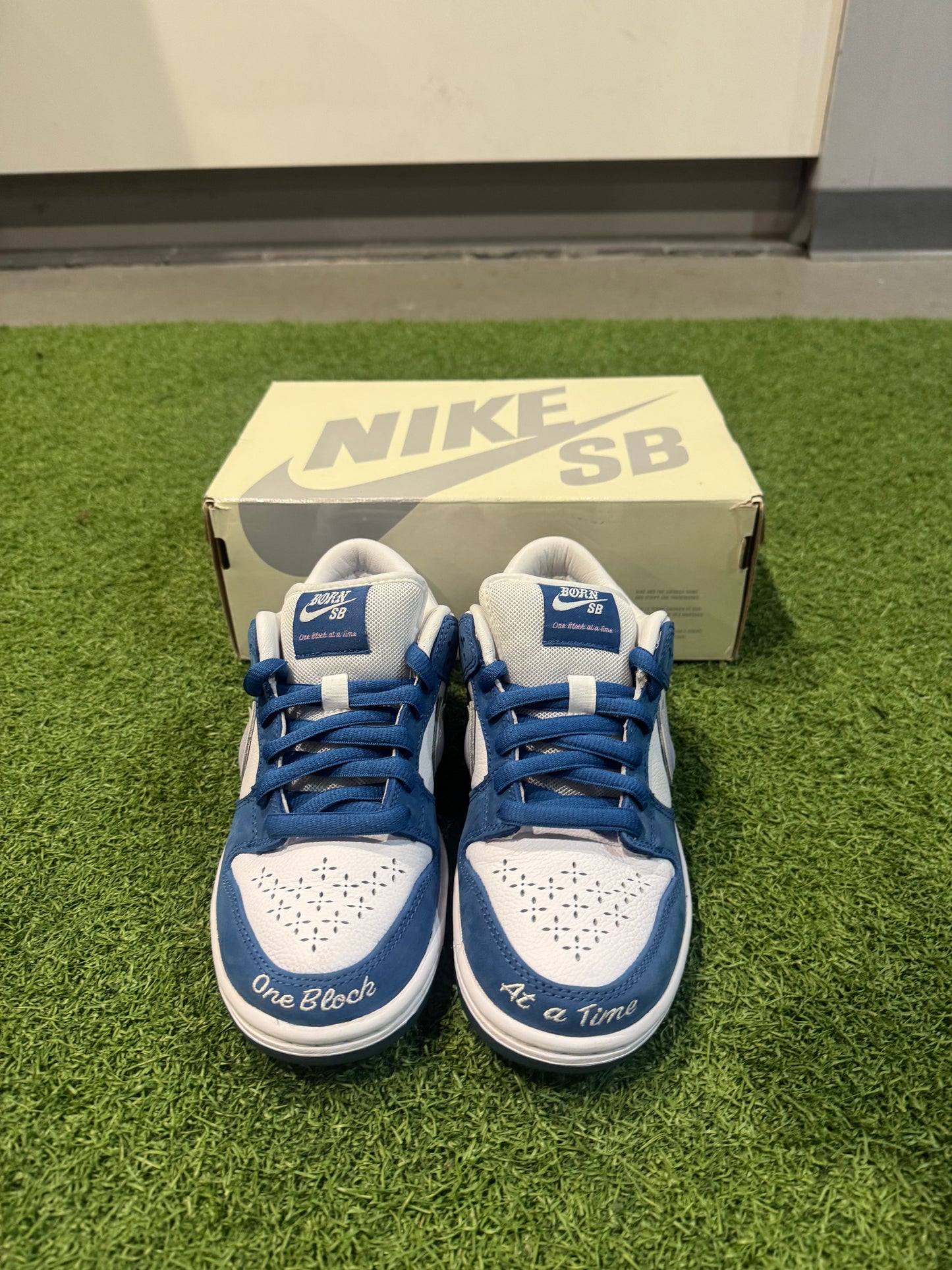 Dunk Low SB Born x Raised (5)
