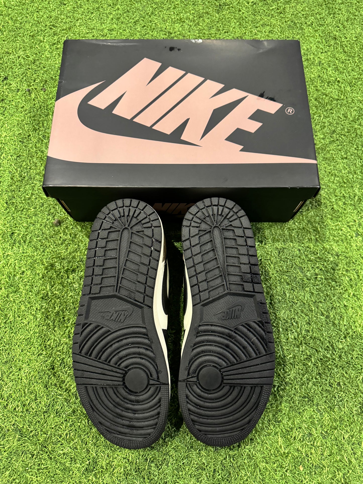 Jordan 1 Low Mocha (9)