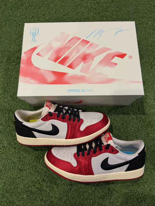 Jordan 1 Low Trophy Room Away (9.5)