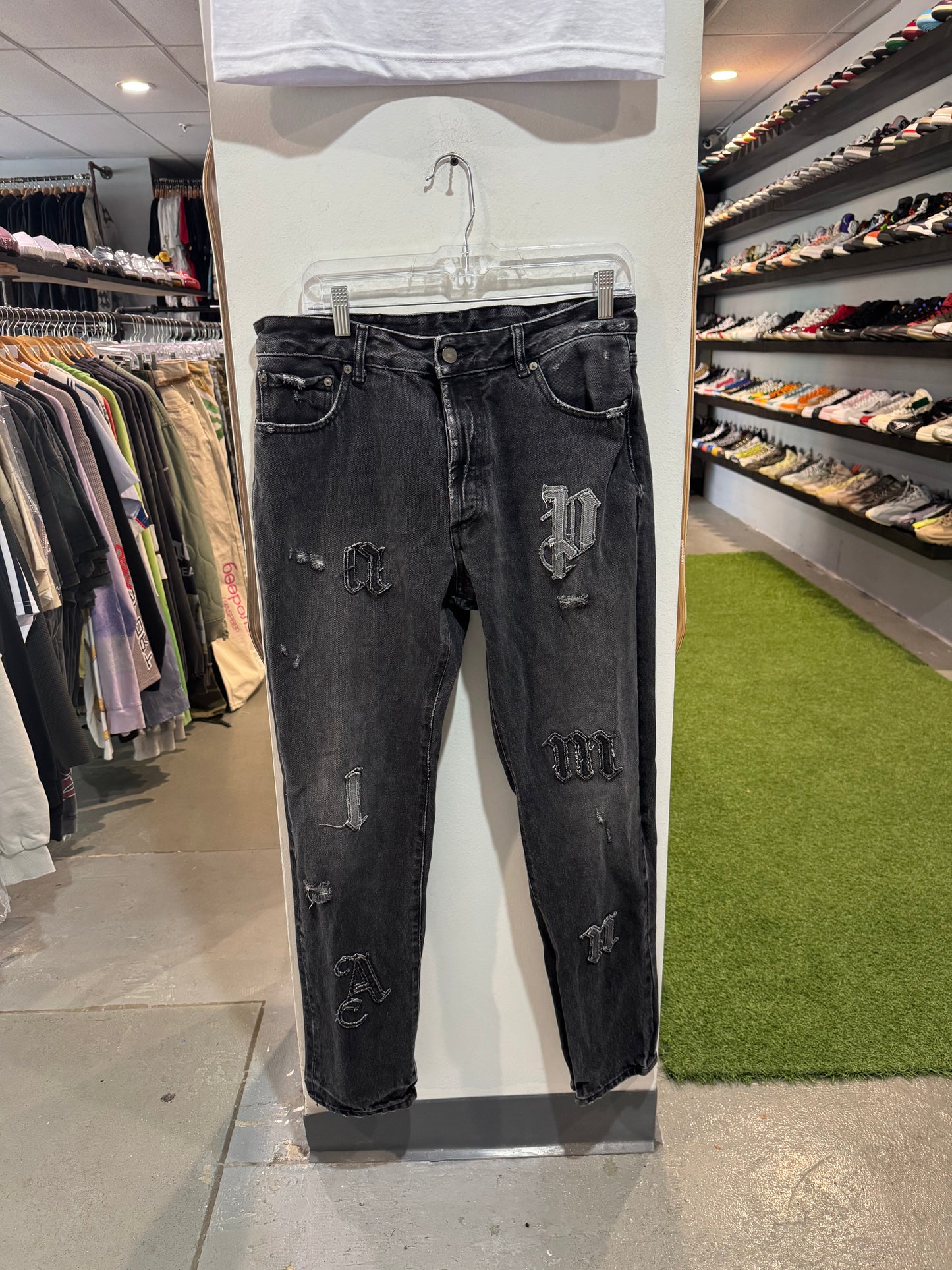 Palm Angels Logo Patch Jeans (32)