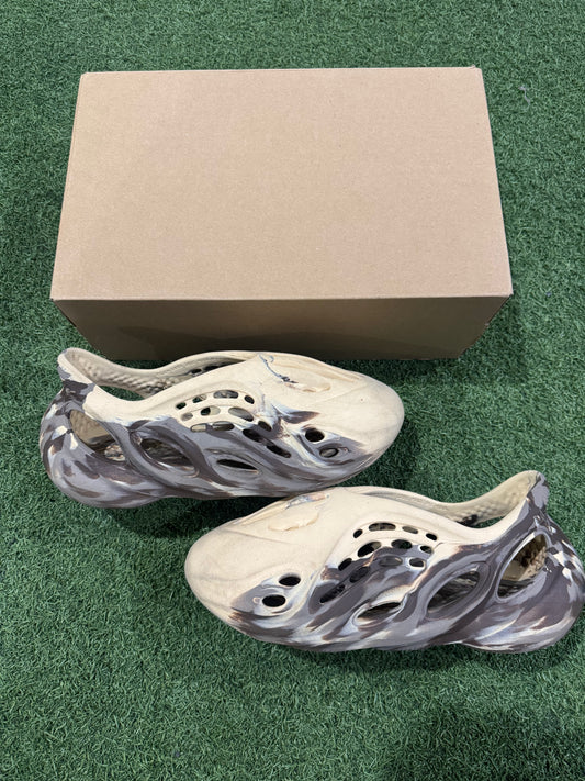 Yeezy Foam RNNR MX Cream Clay (10)