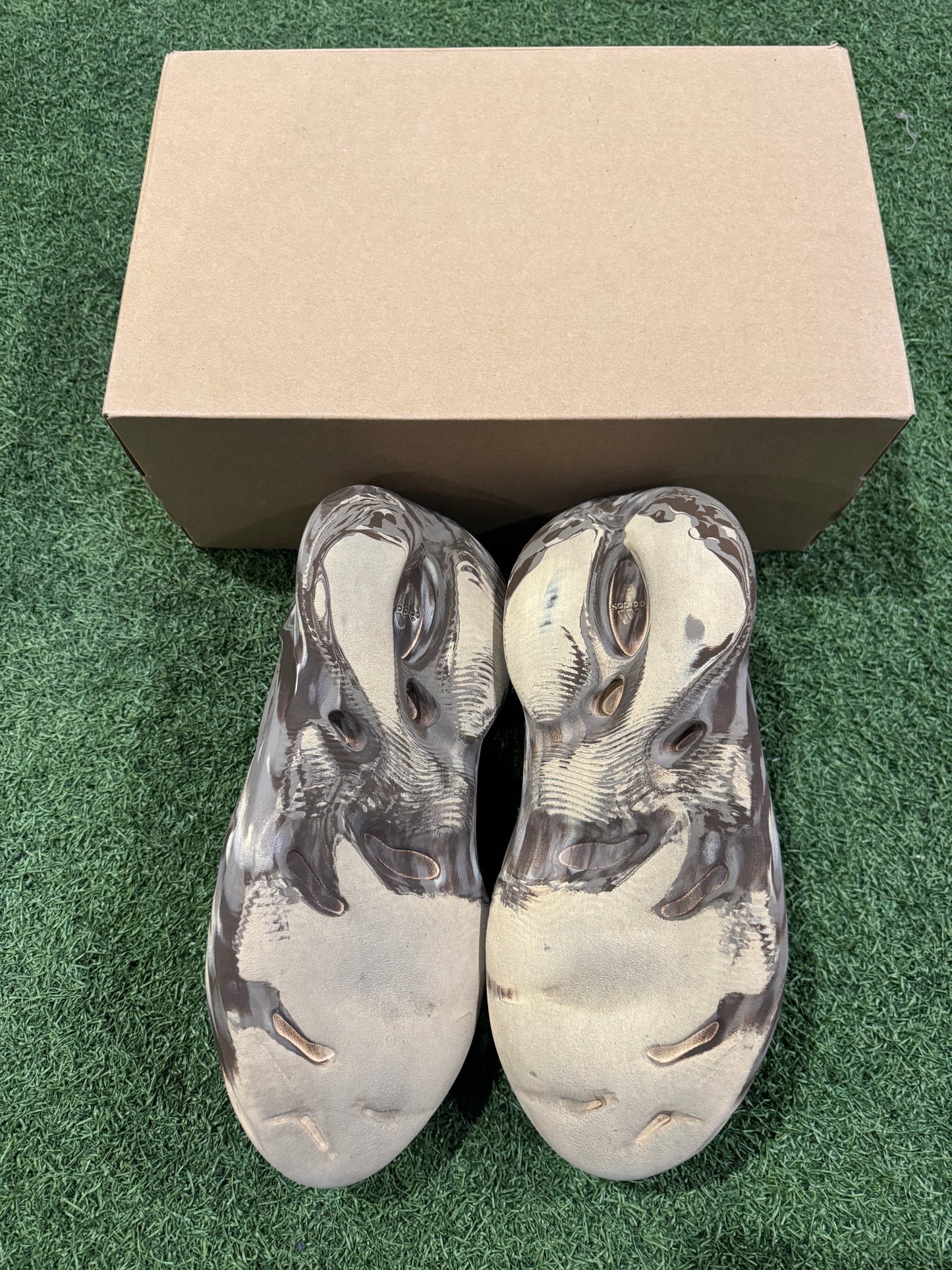 Yeezy Foam RNNR MX Cream Clay (10)