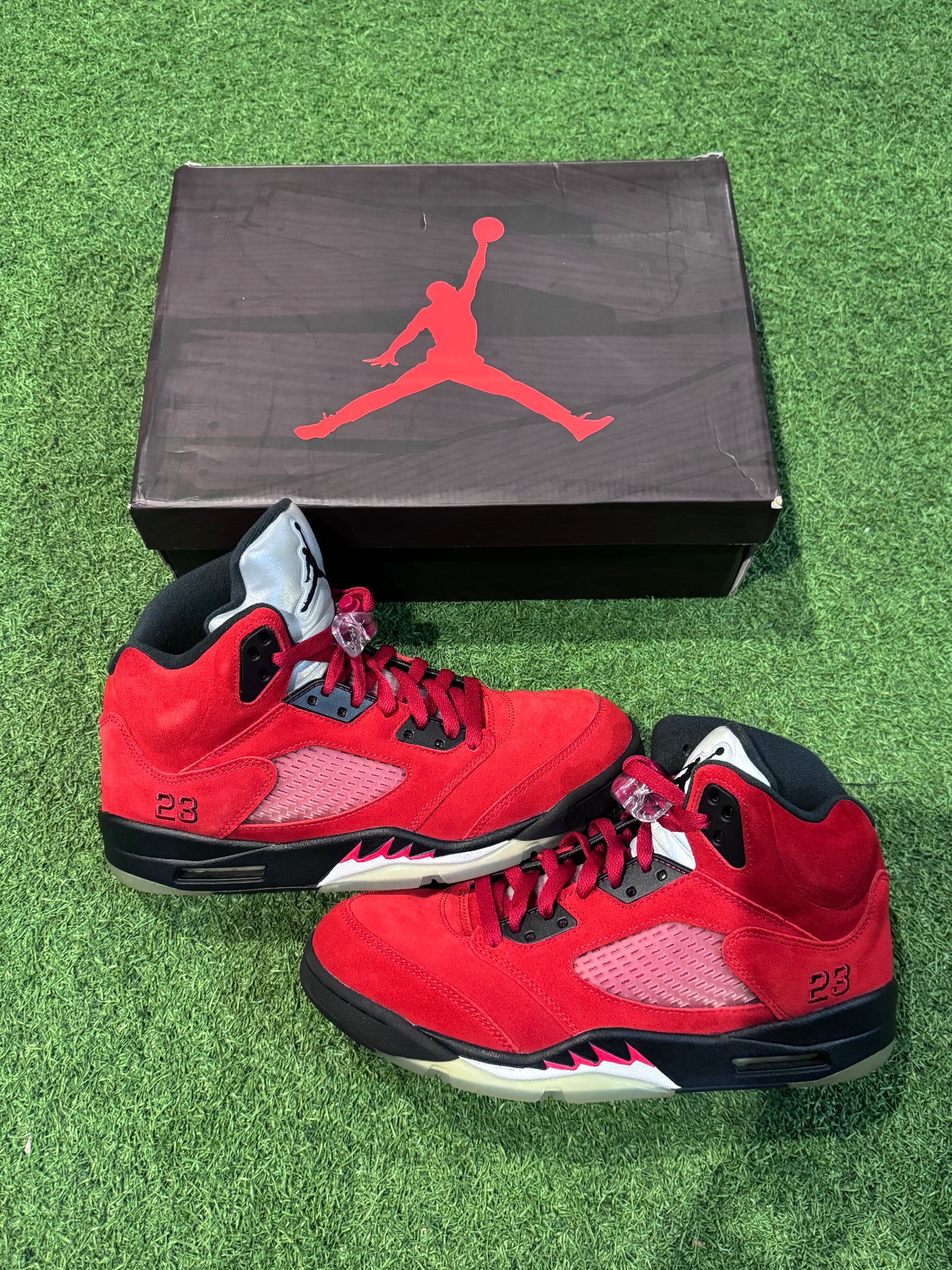Jordan 5 Raging Bull (10)