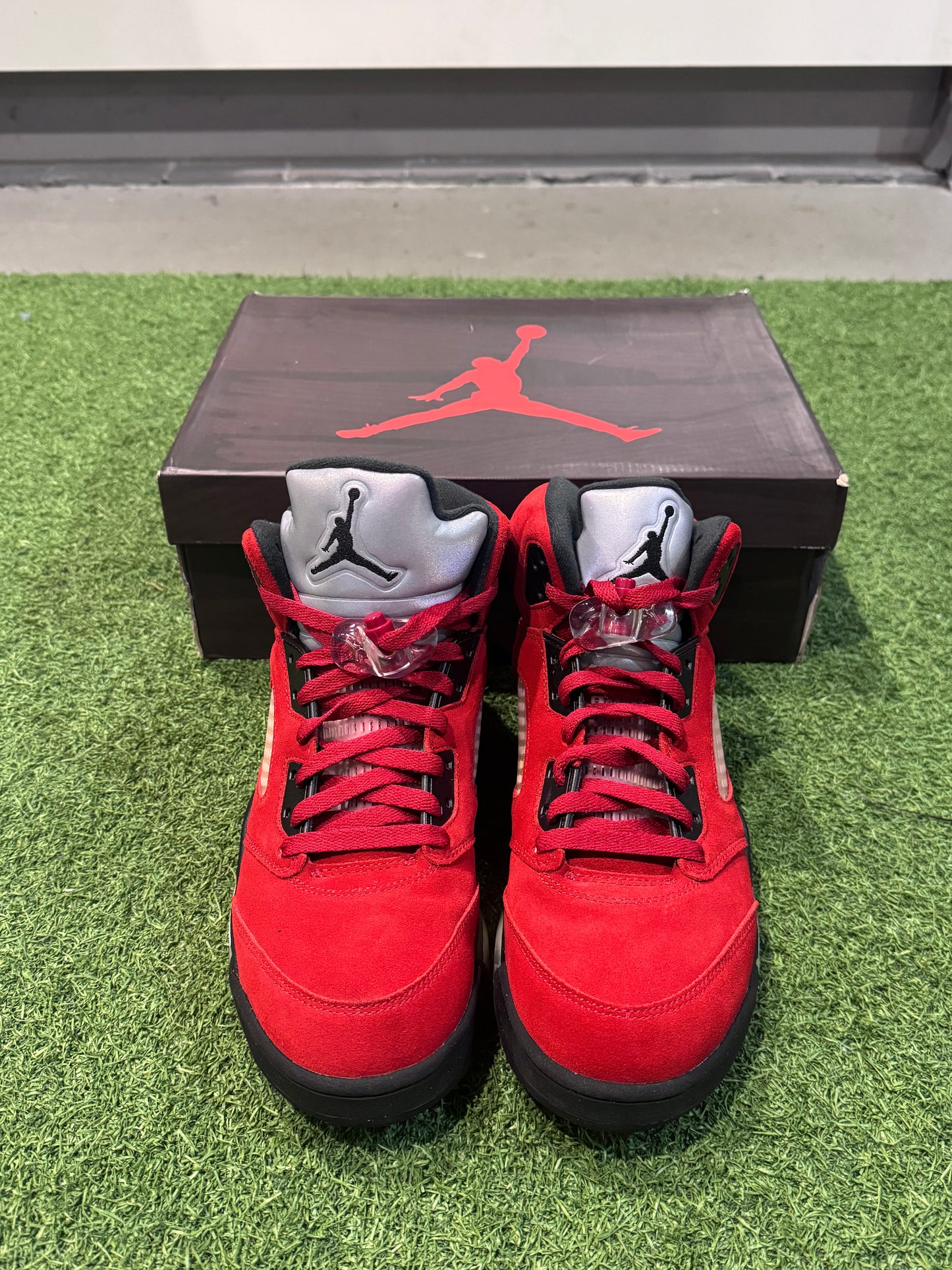 Jordan 5 Raging Bull (10)