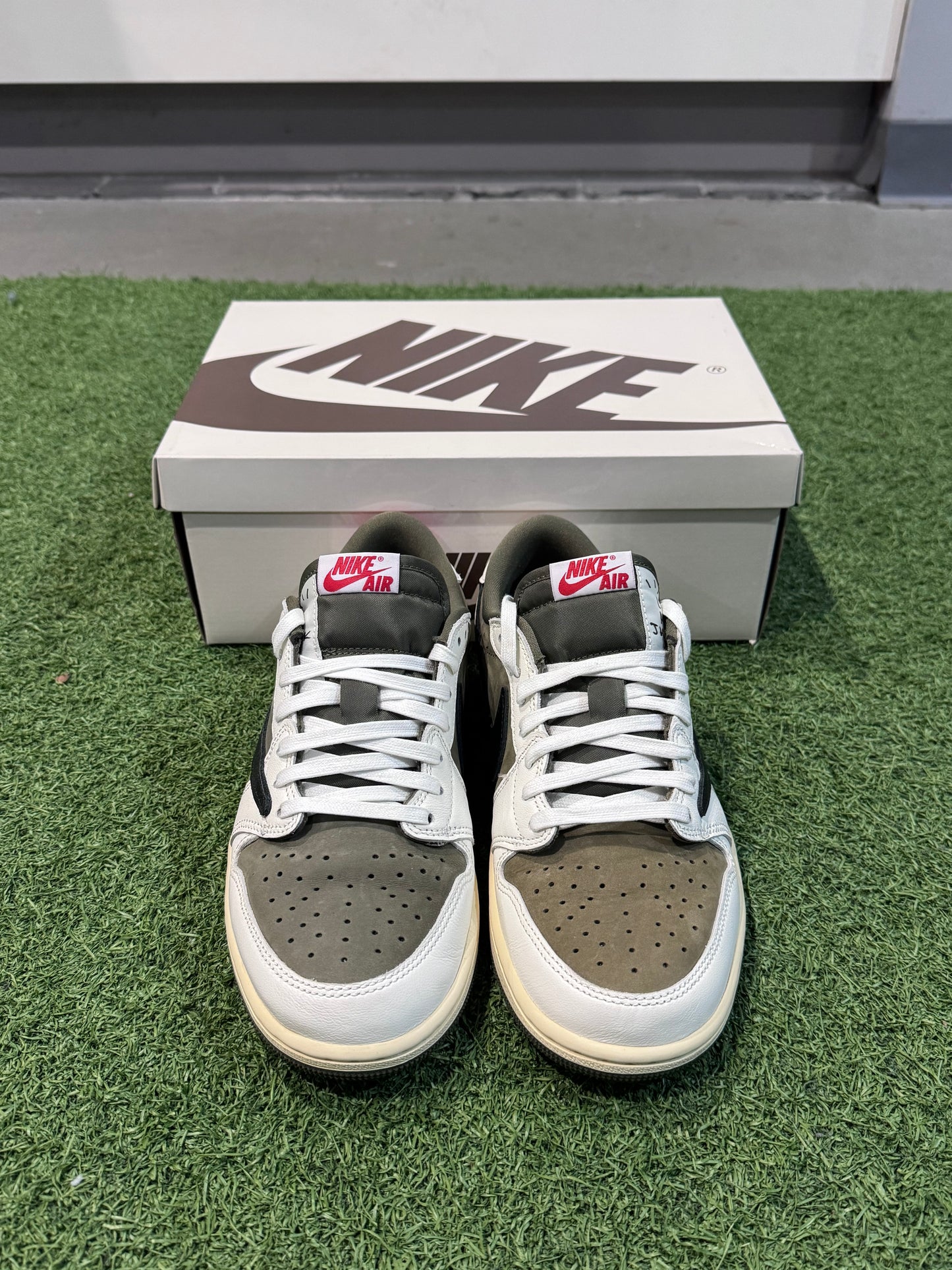 Jordan 1 Low Travis Scott Medium Olive (8)