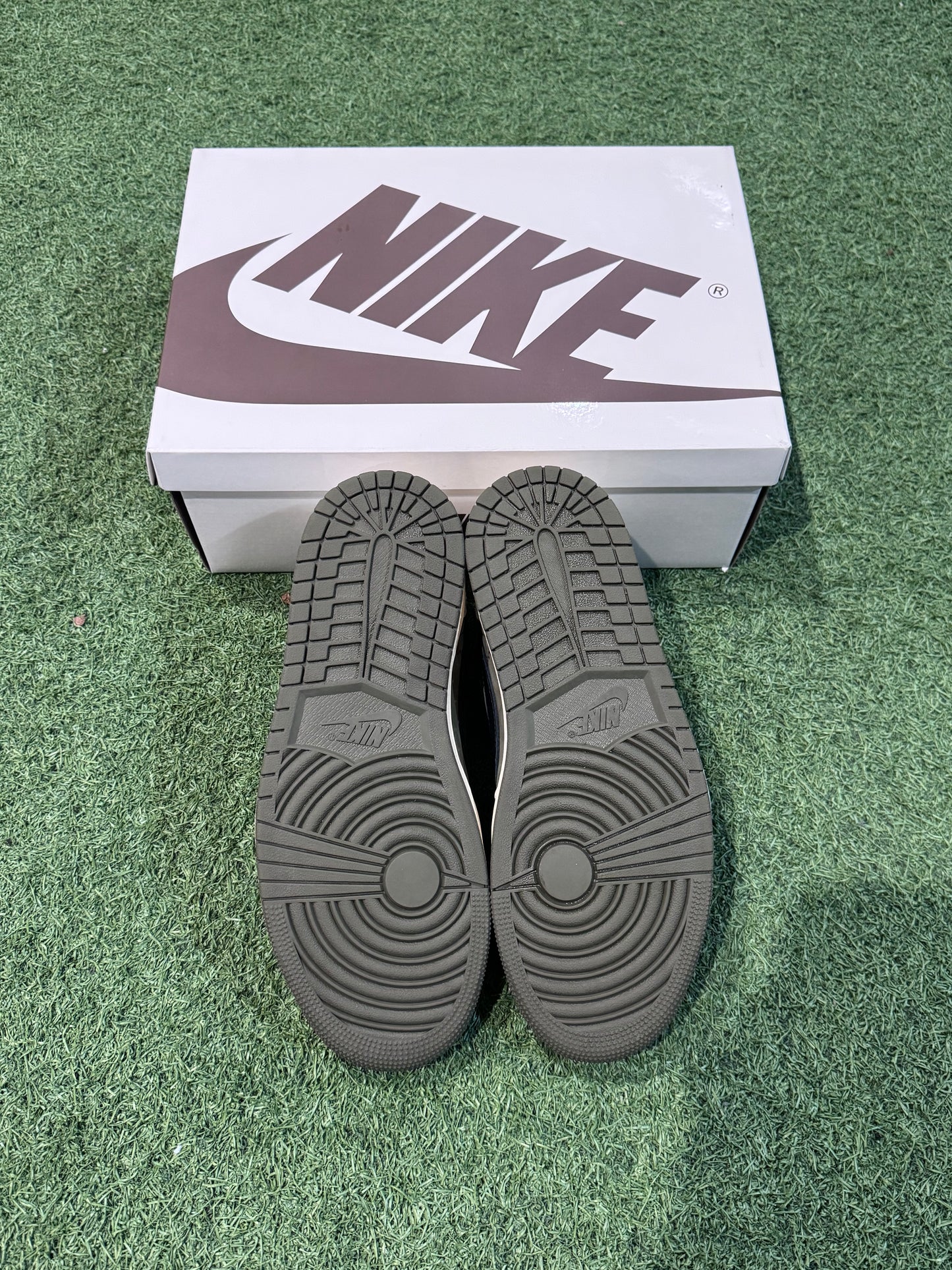 Jordan 1 Low Travis Scott Medium Olive (8)