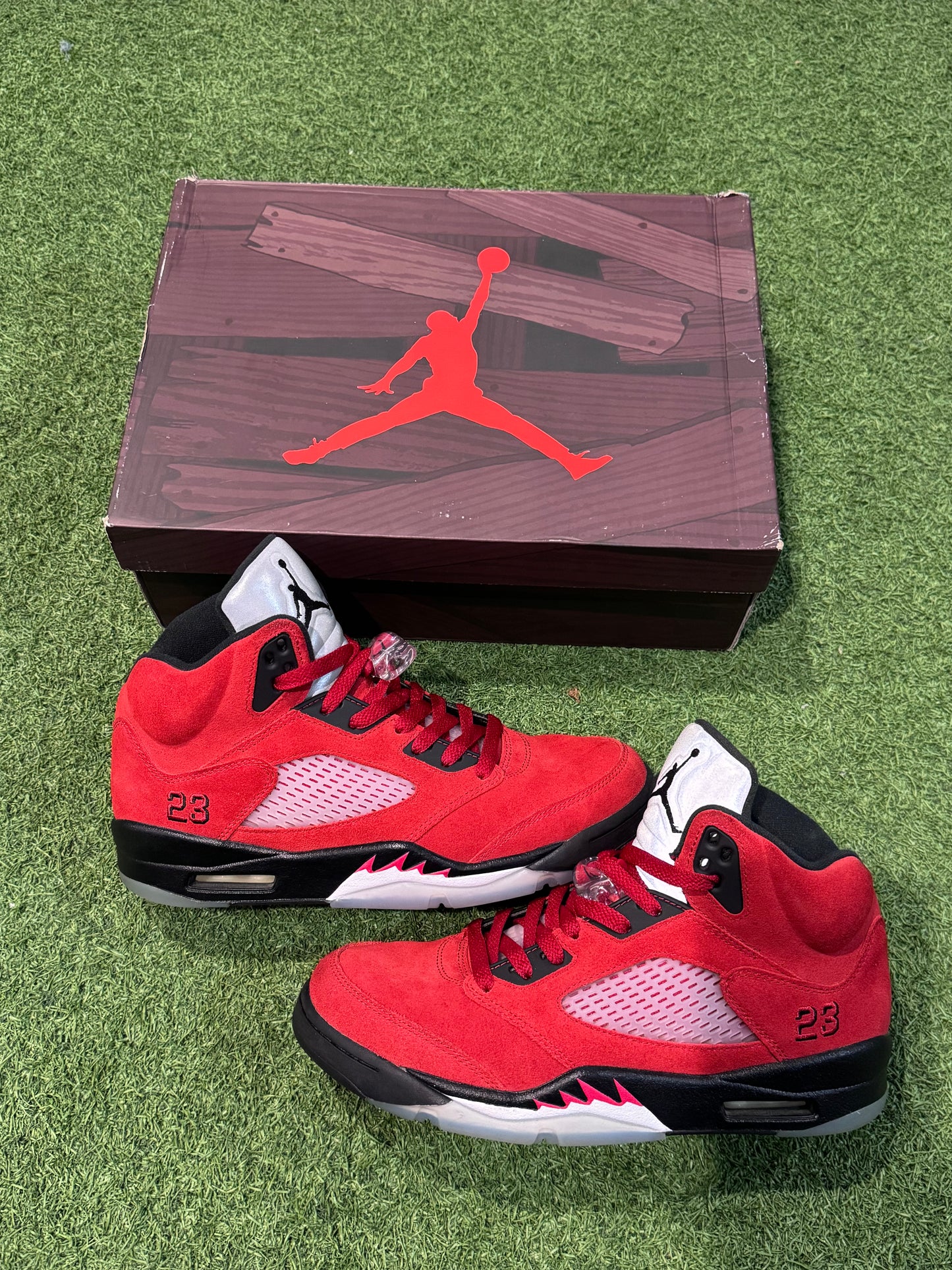 Jordan 5 Raging Bull (9)