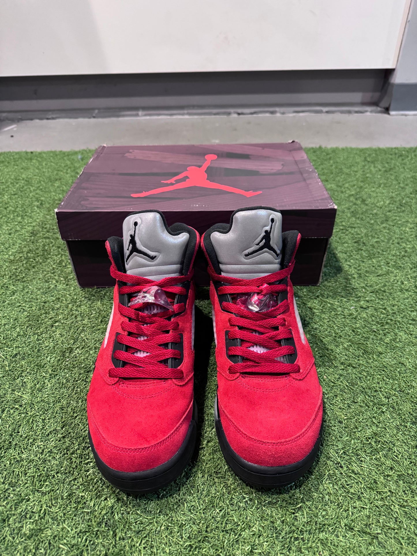 Jordan 5 Raging Bull (9)