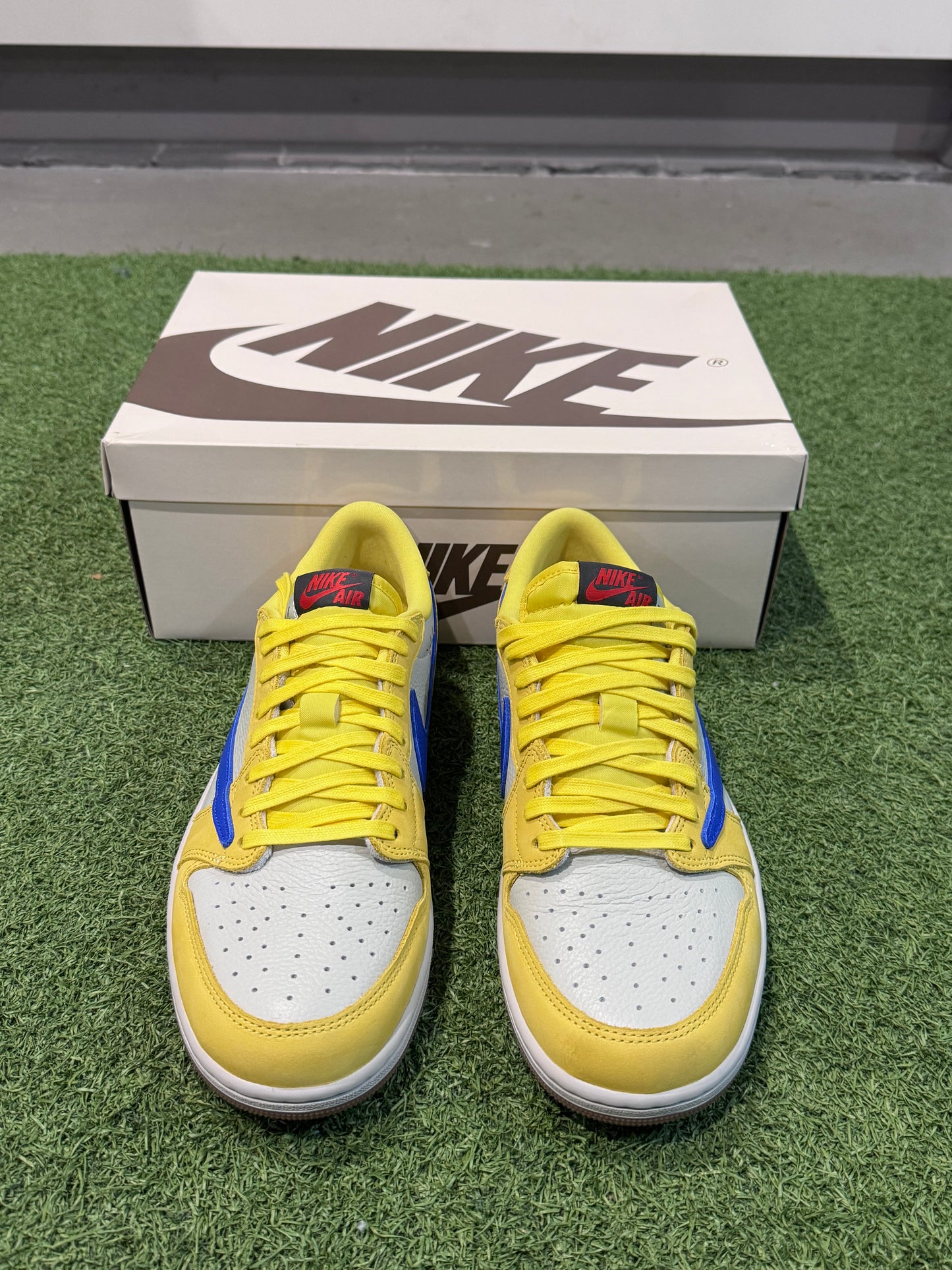 Jordan 1 Low Travis Scott Canary (11.5W)
