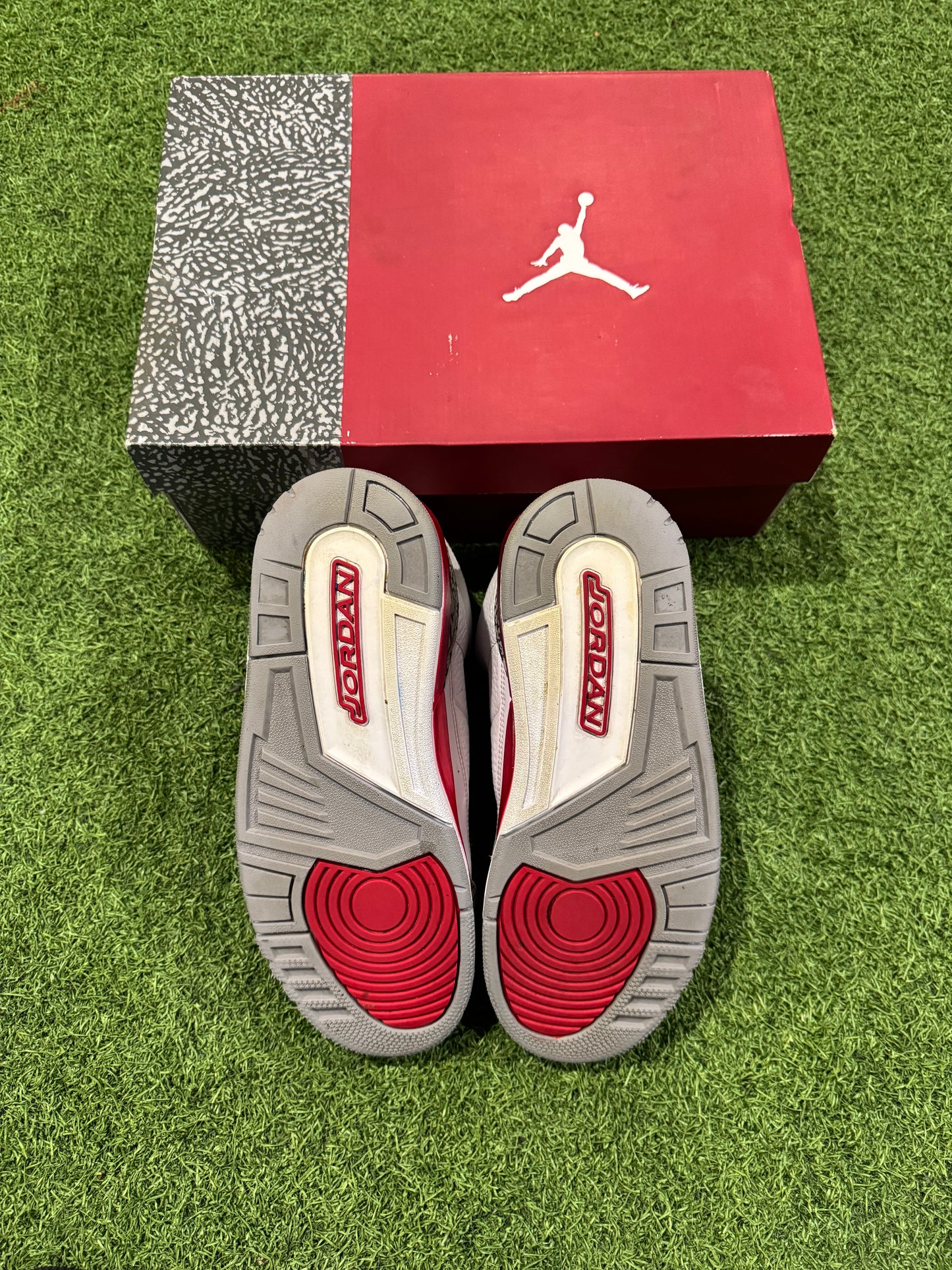 Jordan 3 Cardinal Red (7.5)