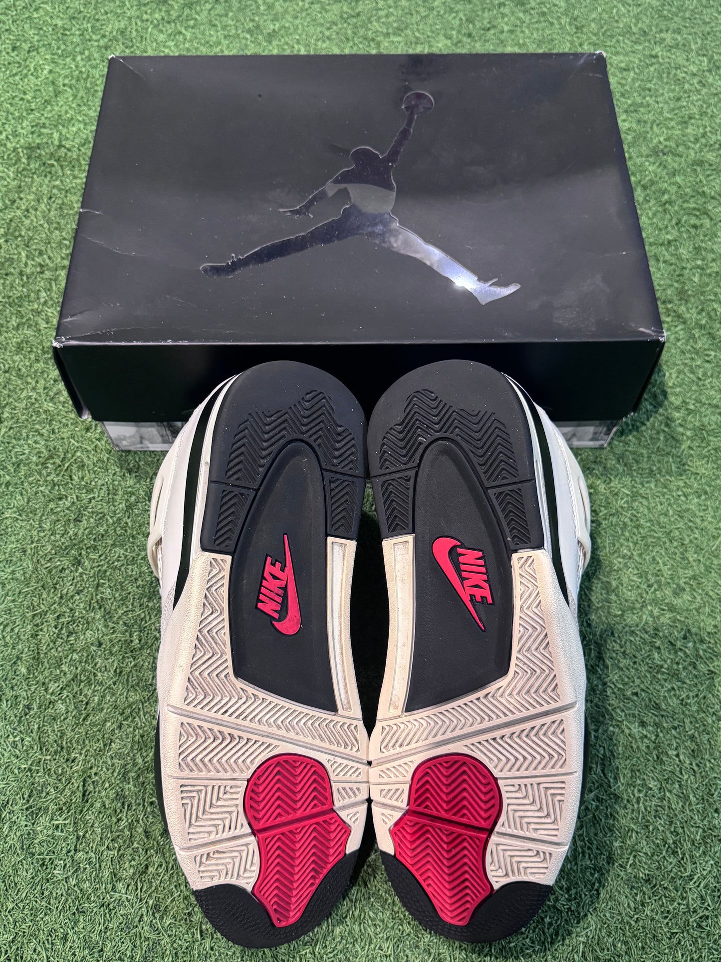 Jordan 4 Flight Club (11)