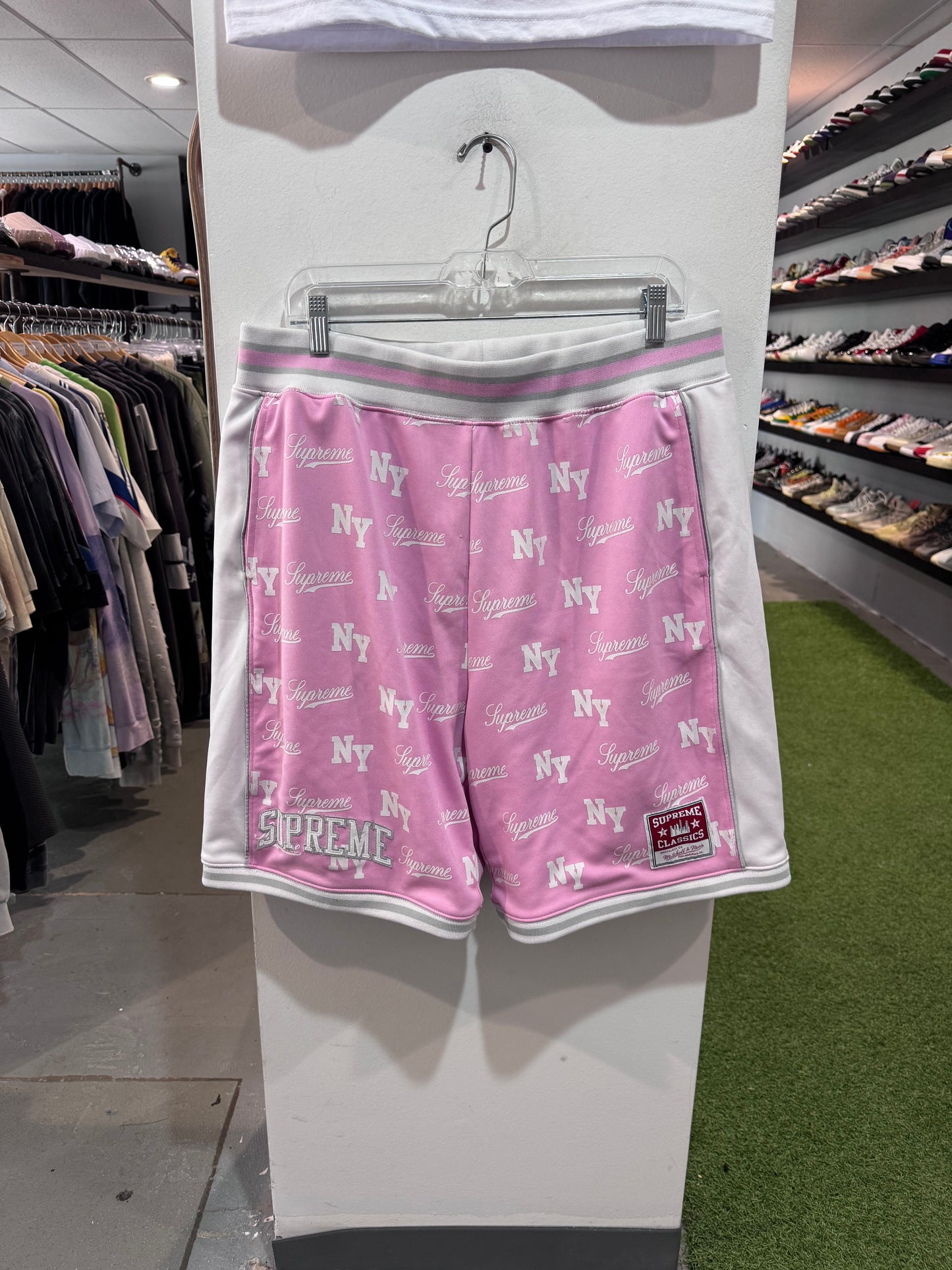 Supreme Mitchell & Ness Monogram Basketball Shorts (L)