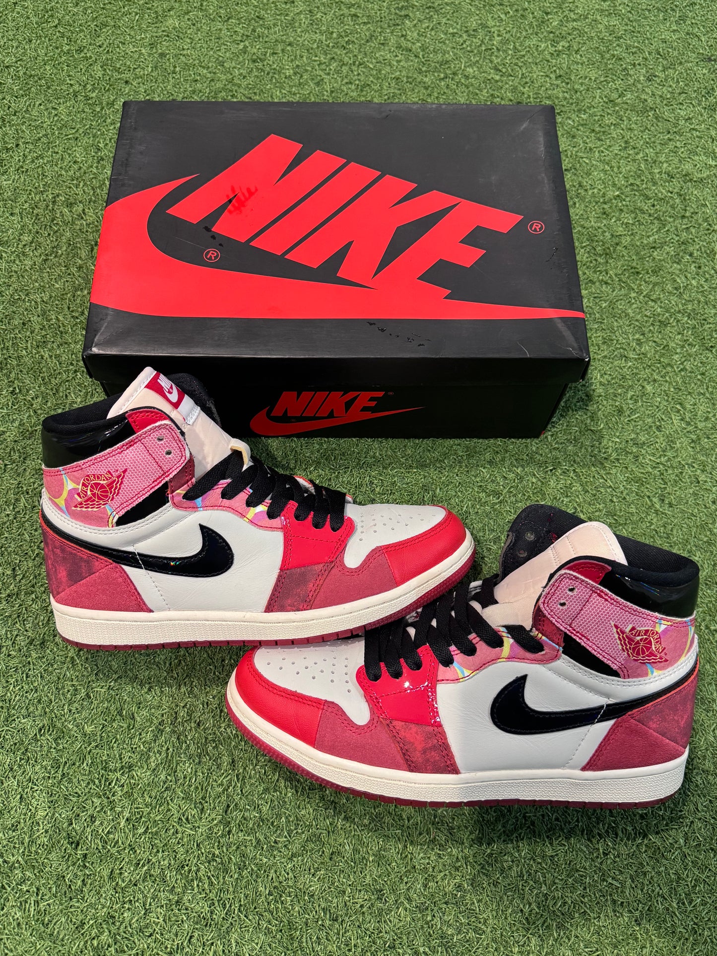 Jordan 1 Spiderverse (8)