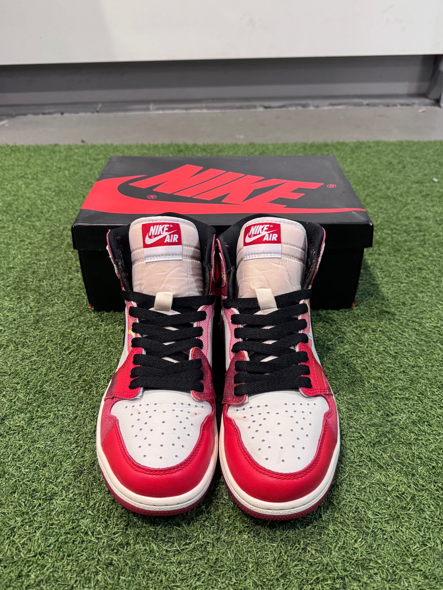 Jordan 1 Spiderverse (8)