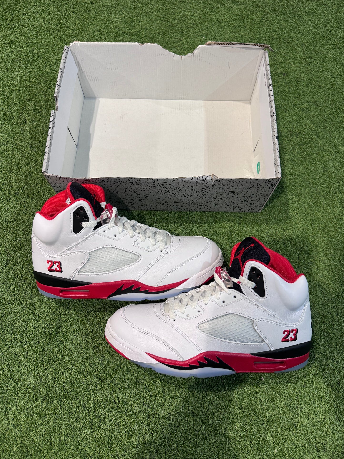 Jordan 5 Fire Red (11)