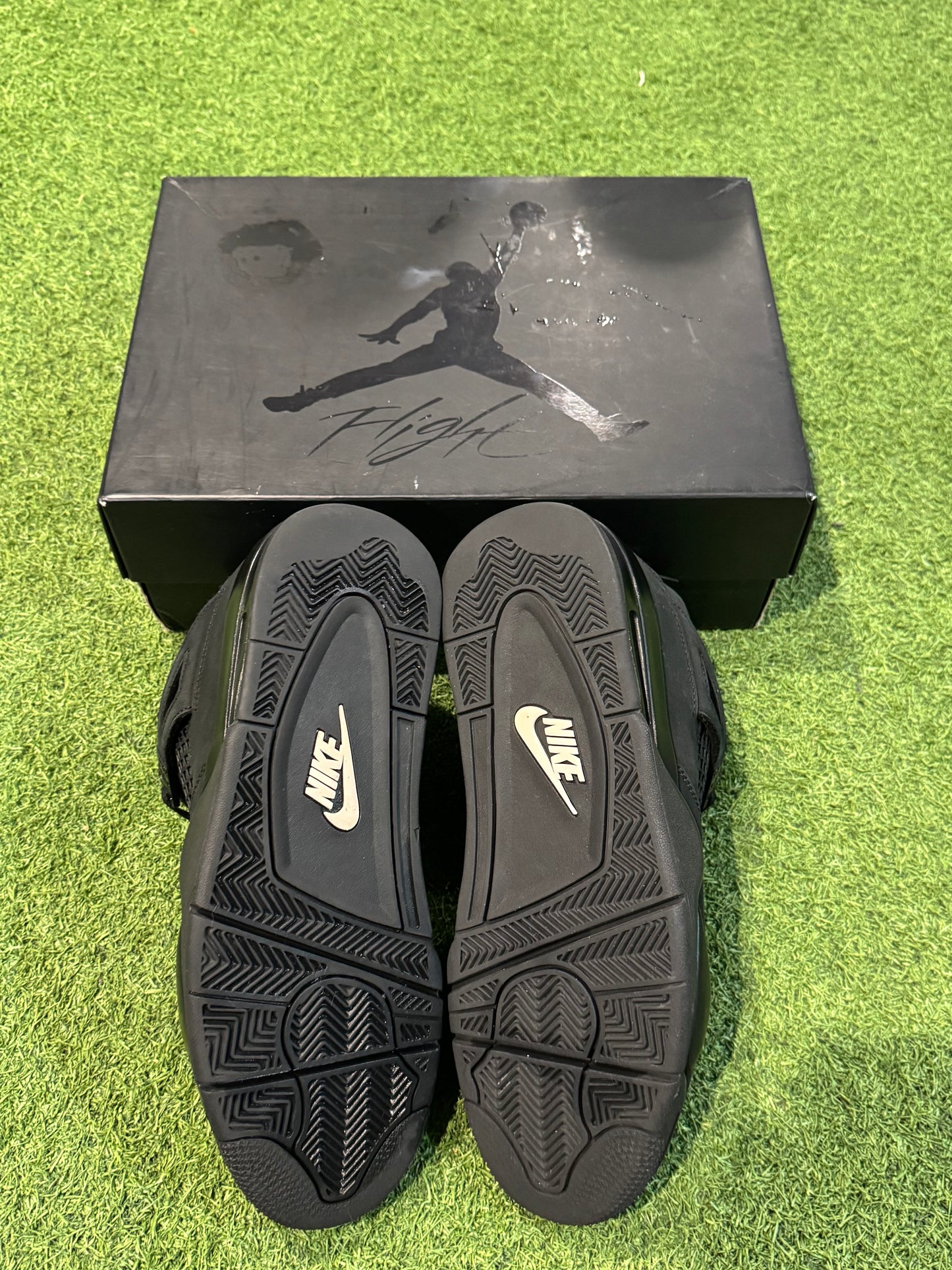 Jordan 4 Black Cat (10)