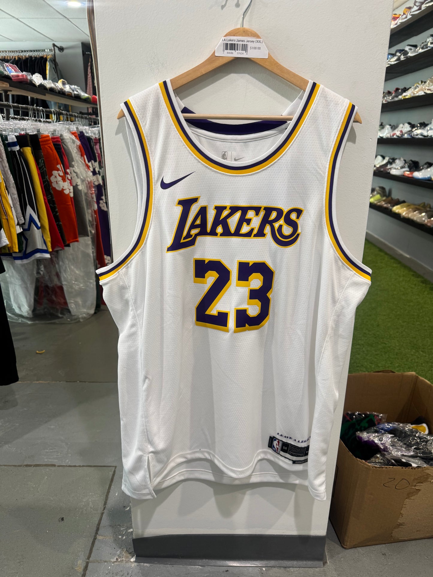 LA Lakers James #23 Nike Jersey (XXL)