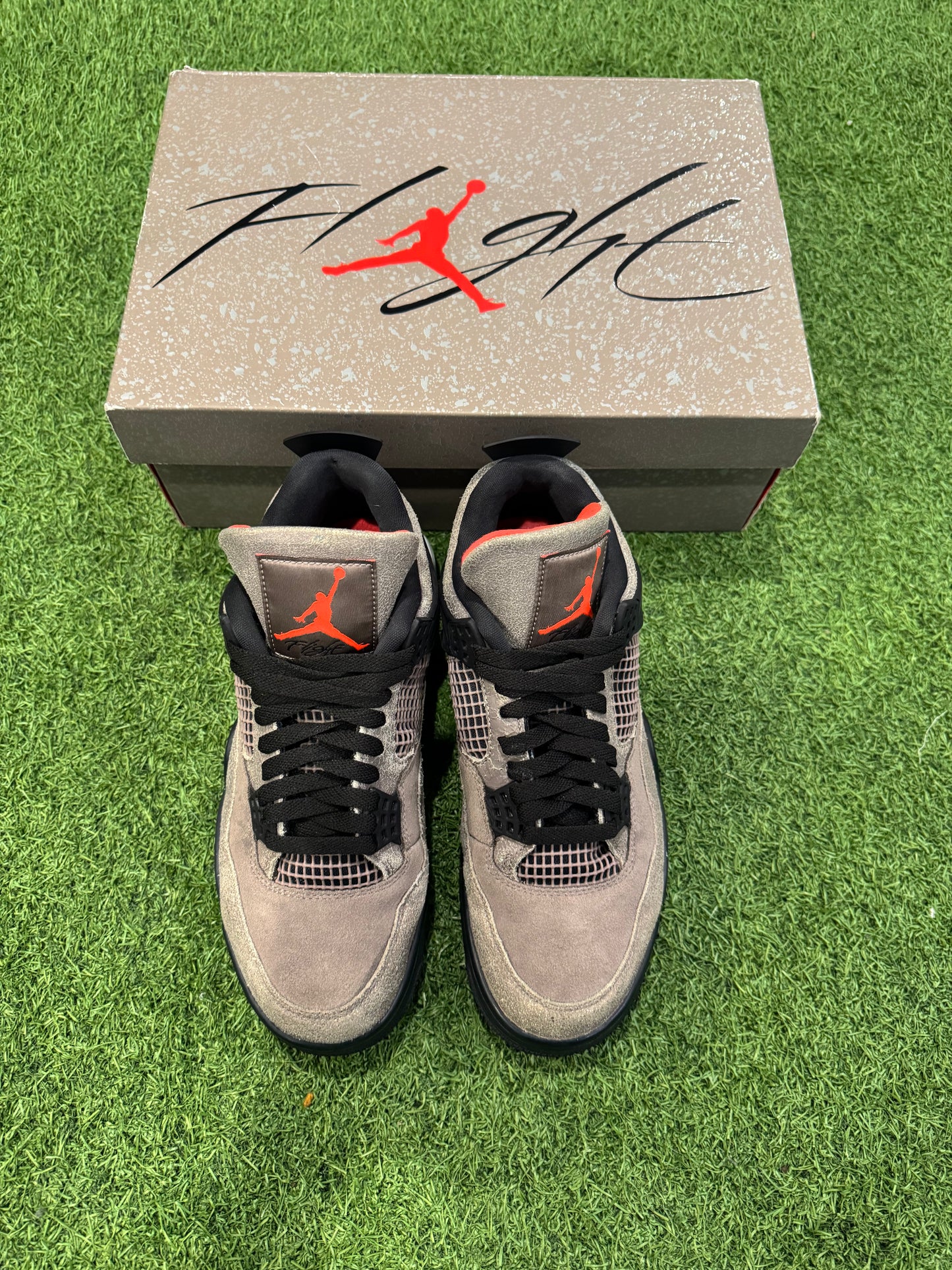 Jordan 4 Taupe Haze (8.5)