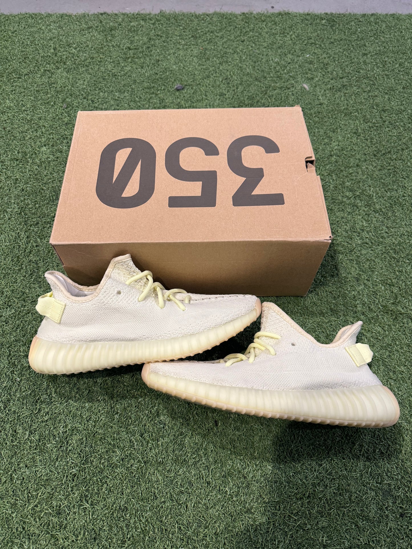 Yeezy 350 Butter (7.5)