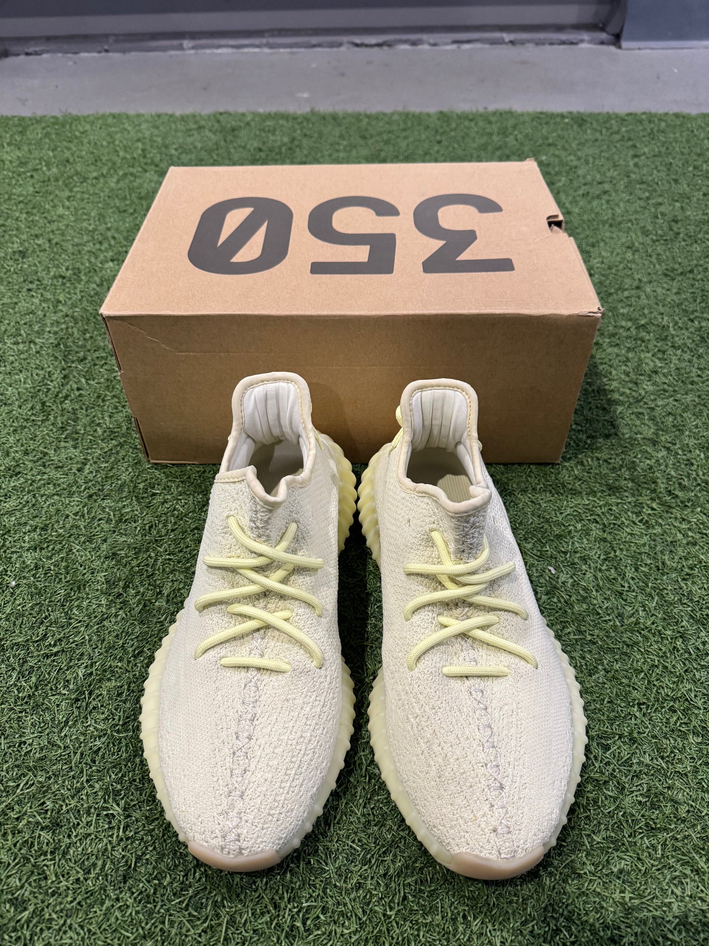 Yeezy 350 Butter (7.5)