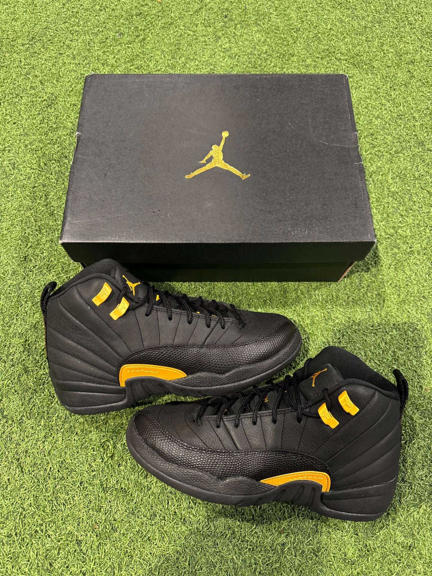 Jordan 12 Black Taxi (6Y)