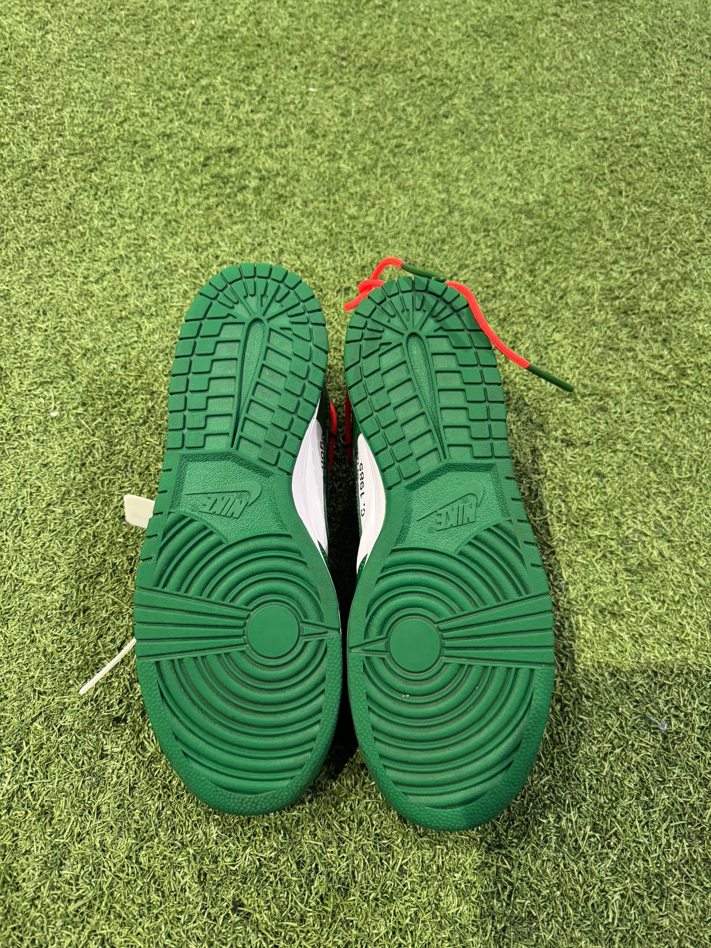 Dunk Low Off-White Pine Green (9.5)