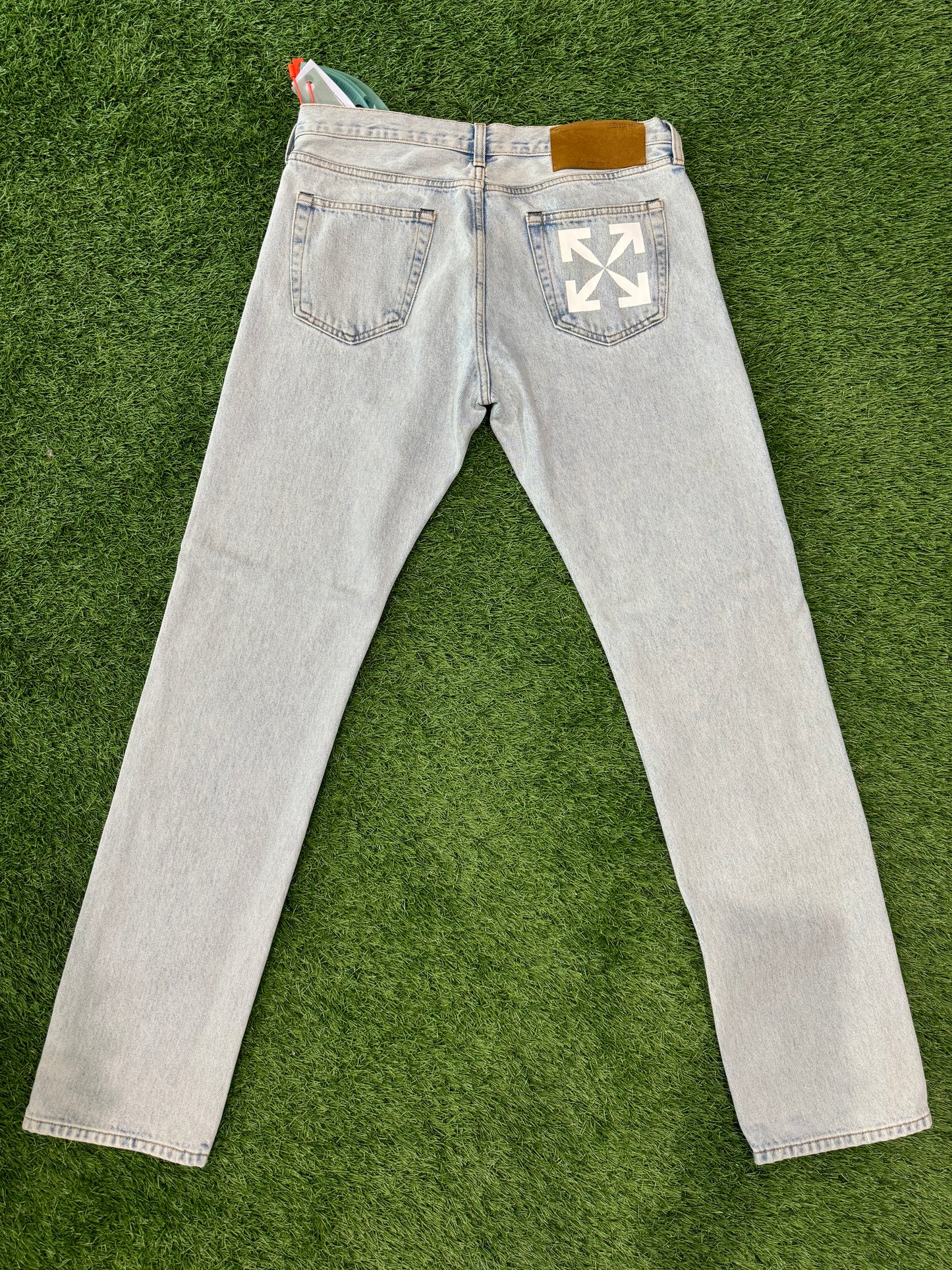 Off-White Single Arrow Jeans Bleached Blue (32)