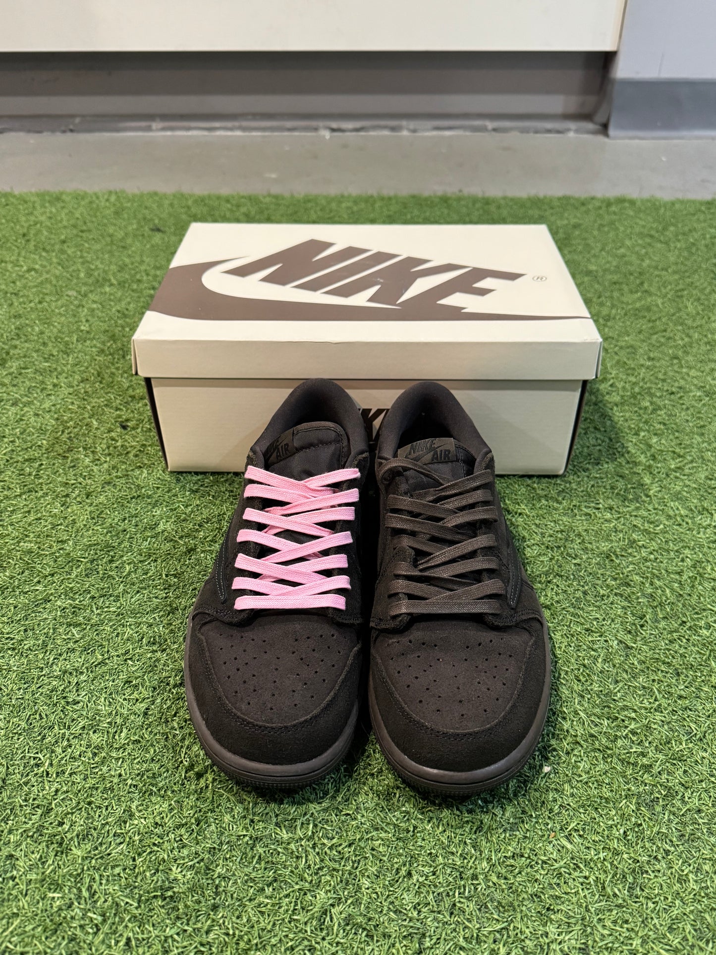 Jordan 1 Low Travis Scott Velvet Brown (8)