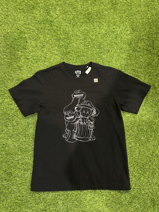 Kaws Uniqlo Sesame Street Outline Tee Black