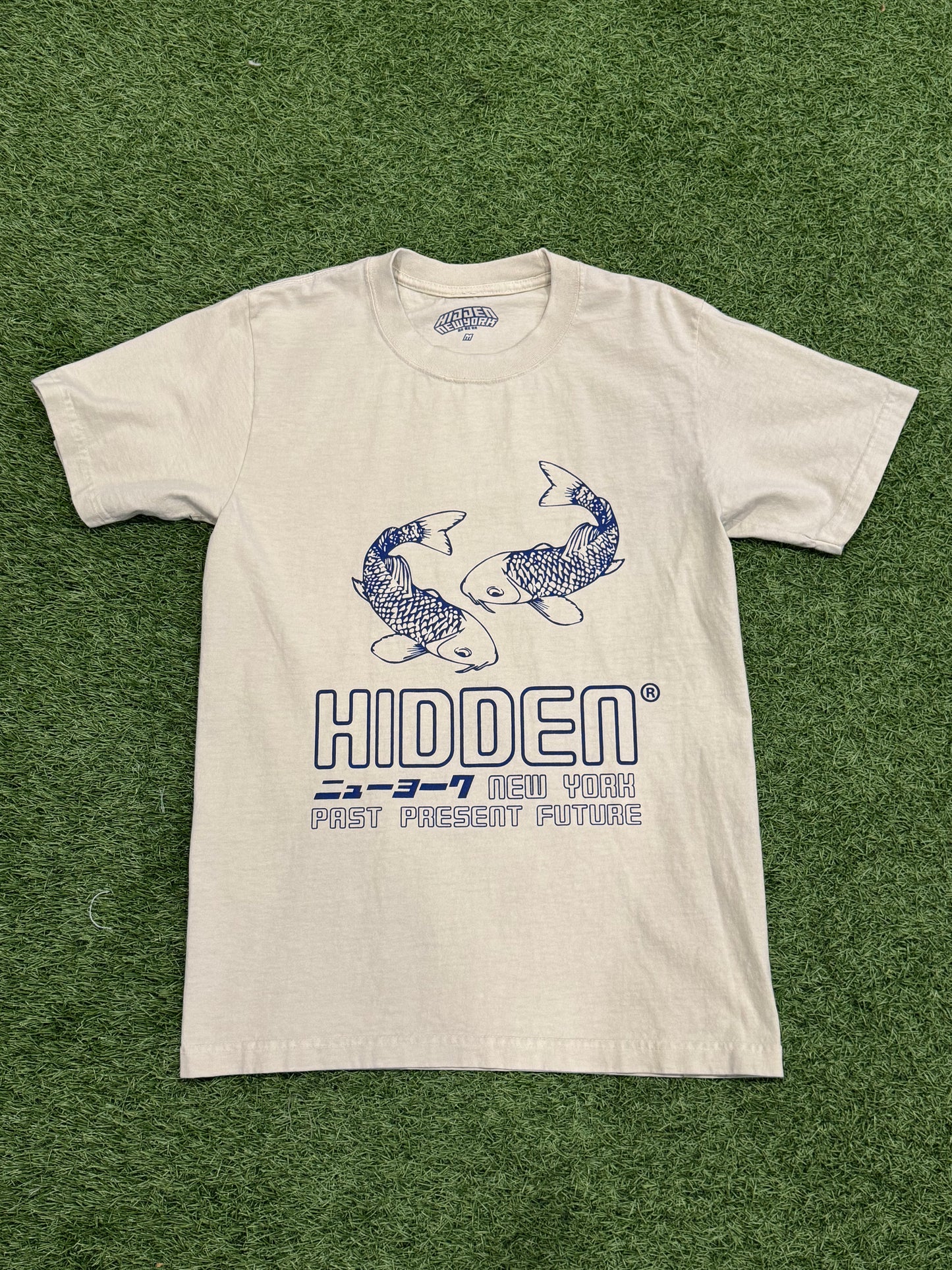 Hidden NY Koi Fish Tee Natural (M)